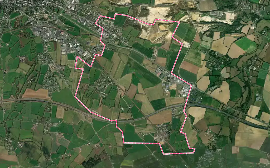 Vue satellite de Saint-Martin-des-Entrées avec ses contours administratifs