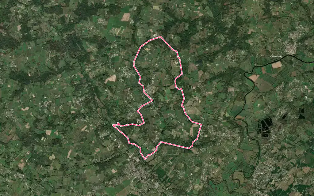 Vue satellite de Saint-Martin-du-Bois avec ses contours administratifs