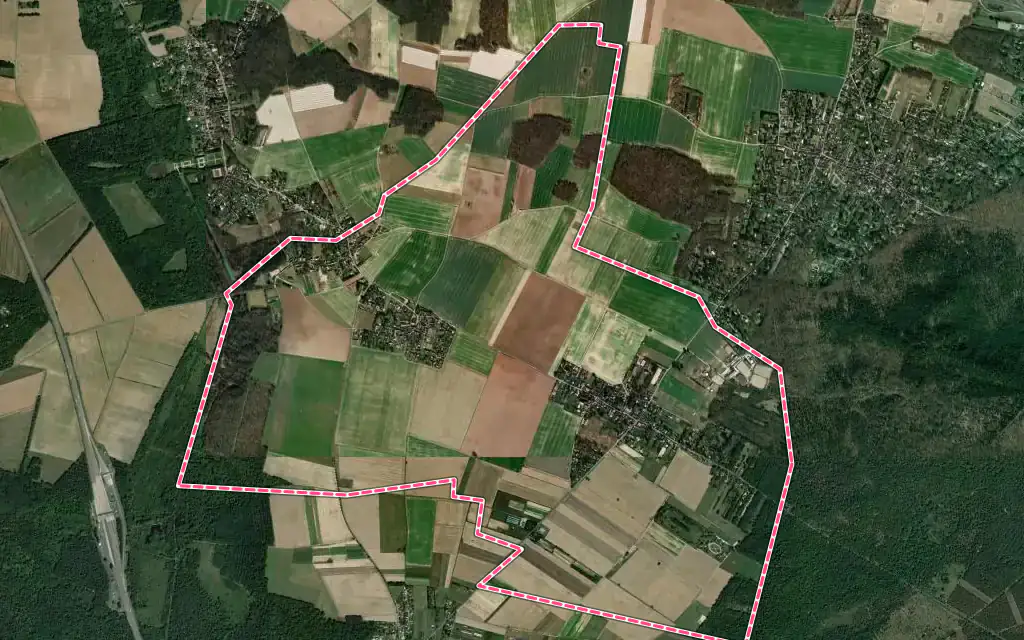 Vue satellite de Saint-Martin-en-Bière avec ses contours administratifs