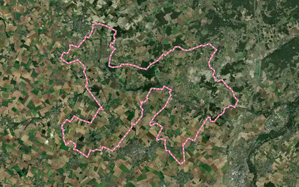 Vue satellite de Saint-Martin-la-Pallu avec ses contours administratifs