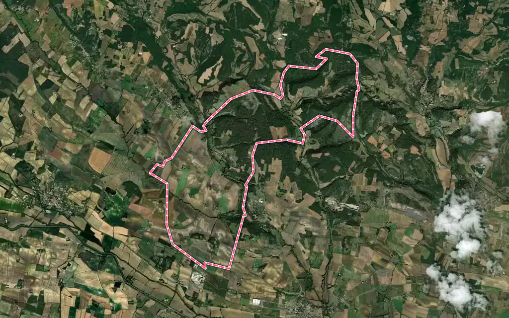 Vue satellite de Saint-Martin-le-Vieil avec ses contours administratifs