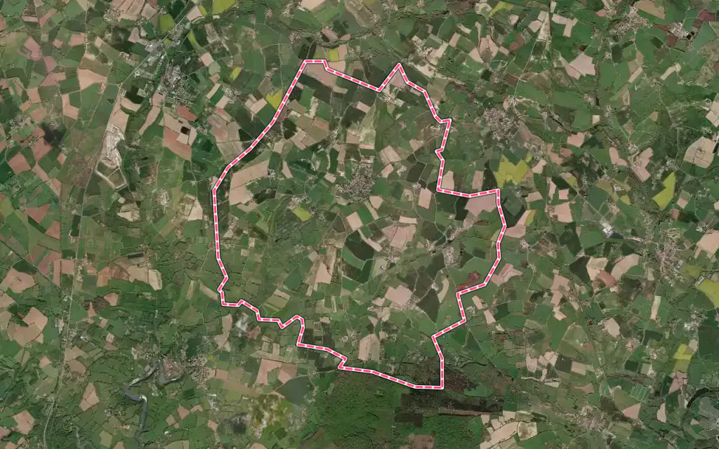 Vue satellite de Saint-Maurice-des-Noues avec ses contours administratifs