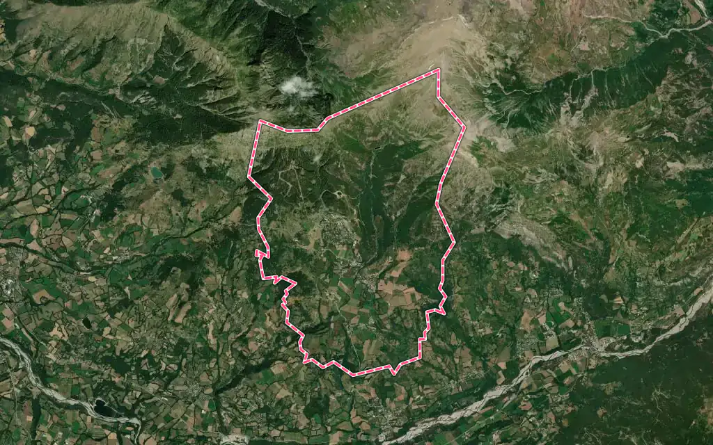 Vue satellite de Saint-Michel-de-Chaillol avec ses contours administratifs