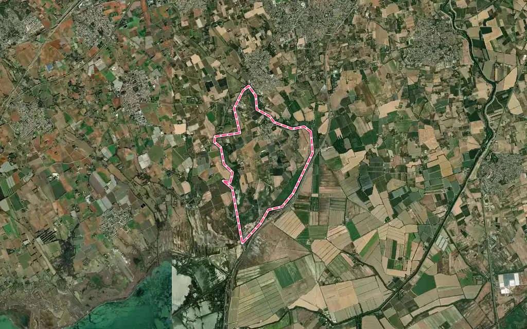Vue satellite de Saint-Nazaire-de-Pézan avec ses contours administratifs