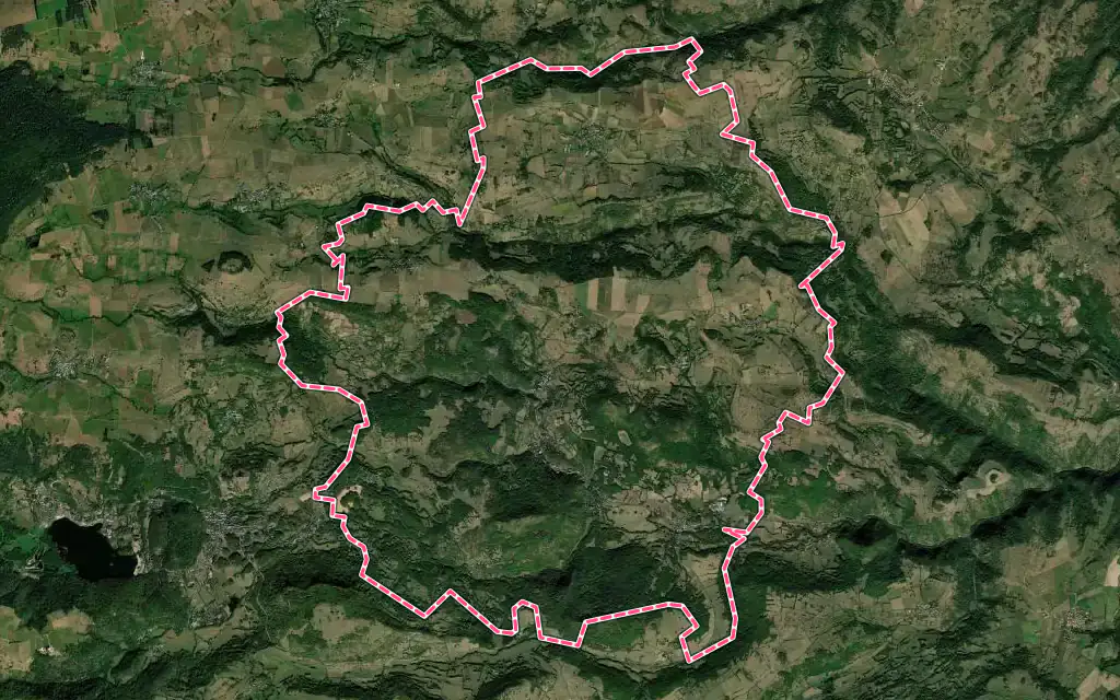 Vue satellite de Saint-Nectaire avec ses contours administratifs