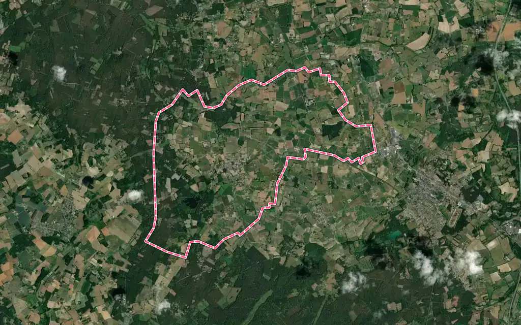 Vue satellite de Saint-Ouen-en-Belin avec ses contours administratifs