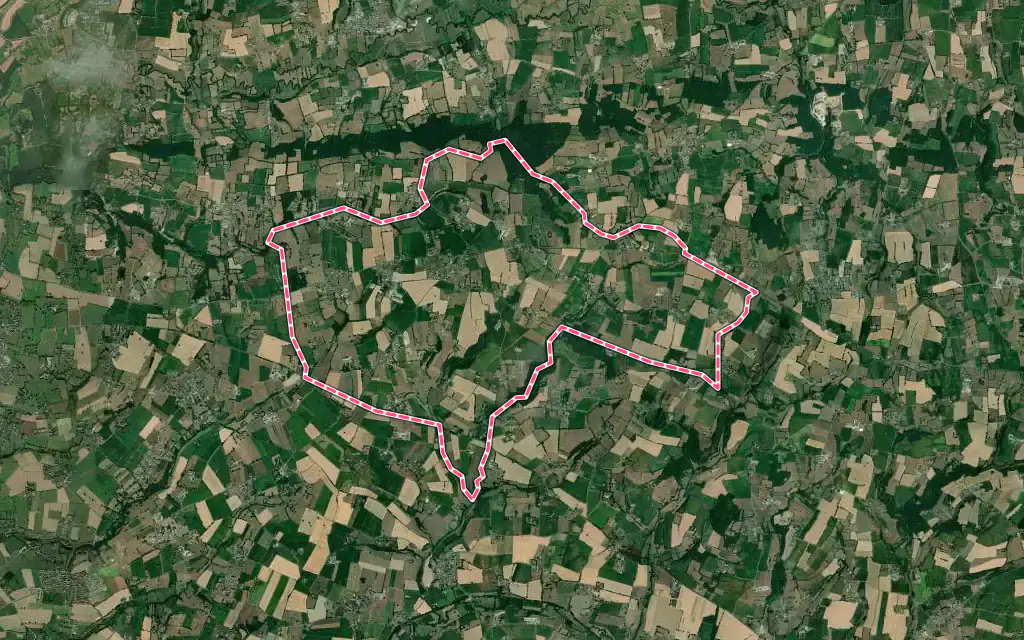 Vue satellite de Saint-Ovin avec ses contours administratifs