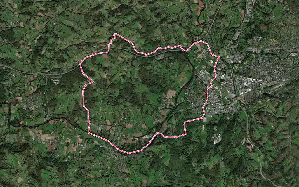 Vue satellite de Saint-Pantaléon-de-Larche avec ses contours administratifs