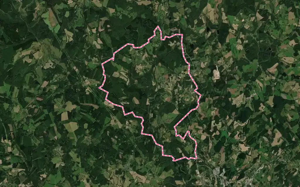 Vue satellite de Saint-Pardoux-le-Vieux avec ses contours administratifs