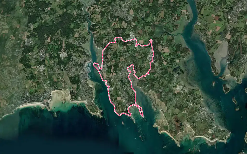 Vue satellite de Saint-Philibert avec ses contours administratifs