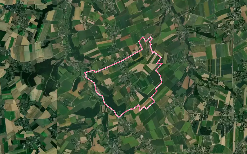 Vue satellite de Saint-Pierre-Bénouville avec ses contours administratifs