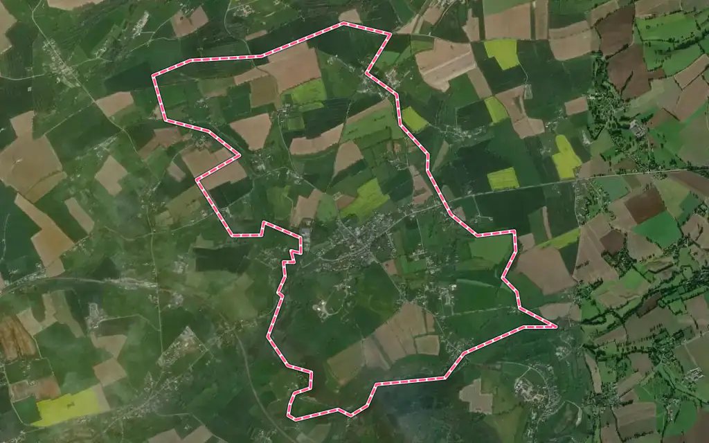 Vue satellite de Saint-Pierre-d'Entremont avec ses contours administratifs