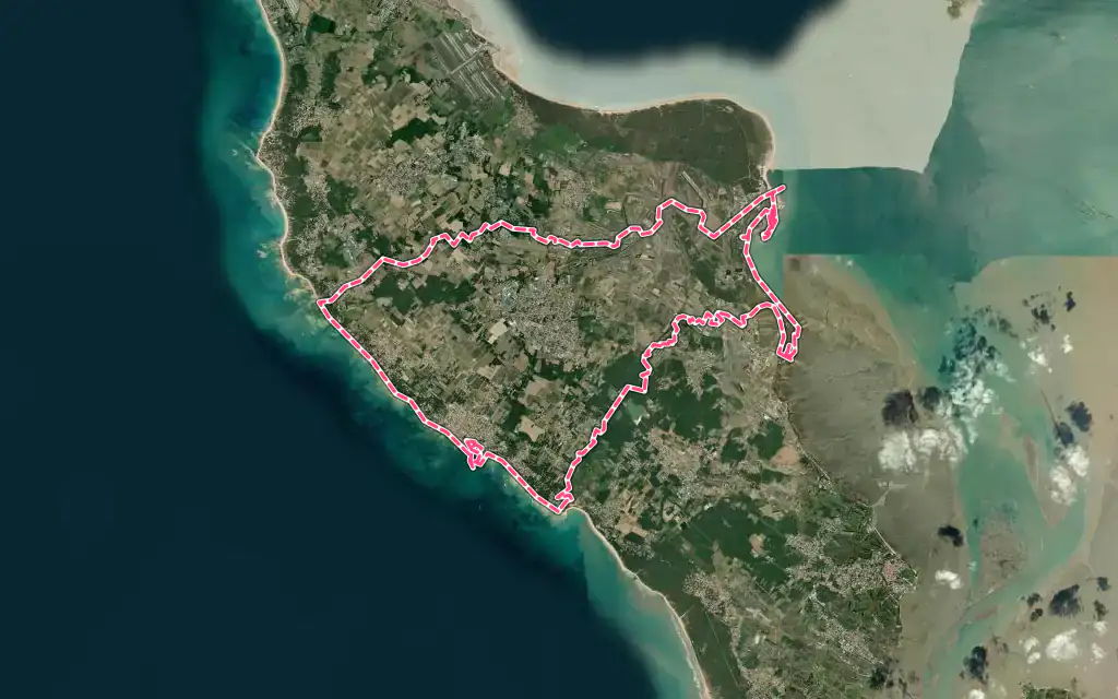 Vue satellite de Saint-Pierre-d'Oléron avec ses contours administratifs