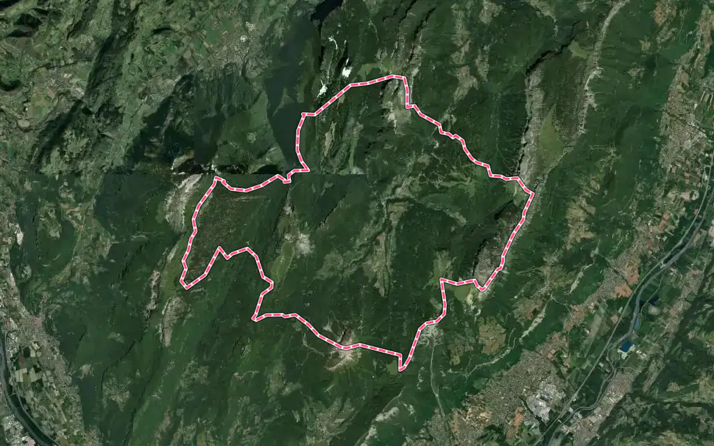 Vue satellite de Saint-Pierre-de-Chartreuse avec ses contours administratifs