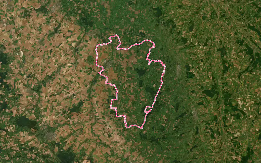 Vue satellite de Saint-Pierre-en-Auge avec ses contours administratifs