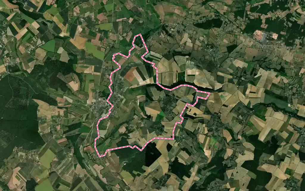Vue satellite de Saint-Pierre-es-Champs avec ses contours administratifs