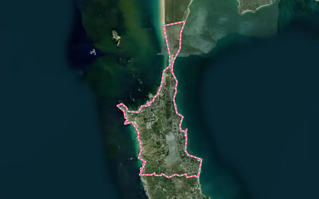 Vue satellite de Saint-Pierre-Quiberon avec ses contours administratifs