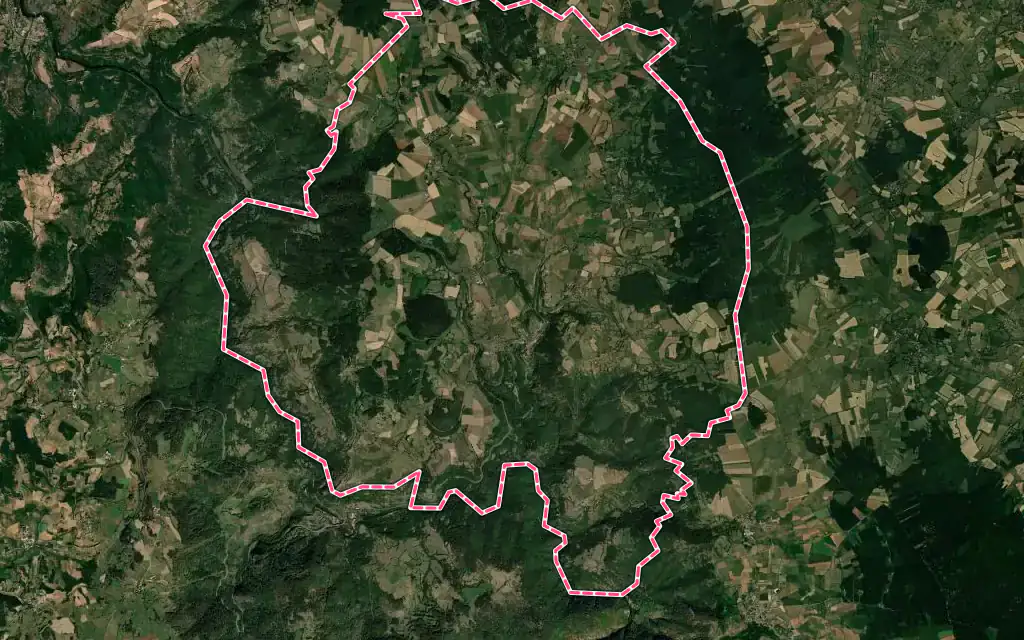 Vue satellite de Saint-Privat-d'Allier avec ses contours administratifs