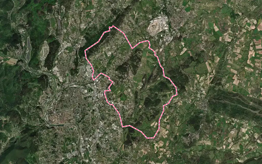 Vue satellite de Saint-Privat-des-Vieux avec ses contours administratifs