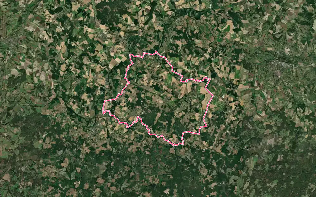 Vue satellite de Saint Privat en Périgord avec ses contours administratifs