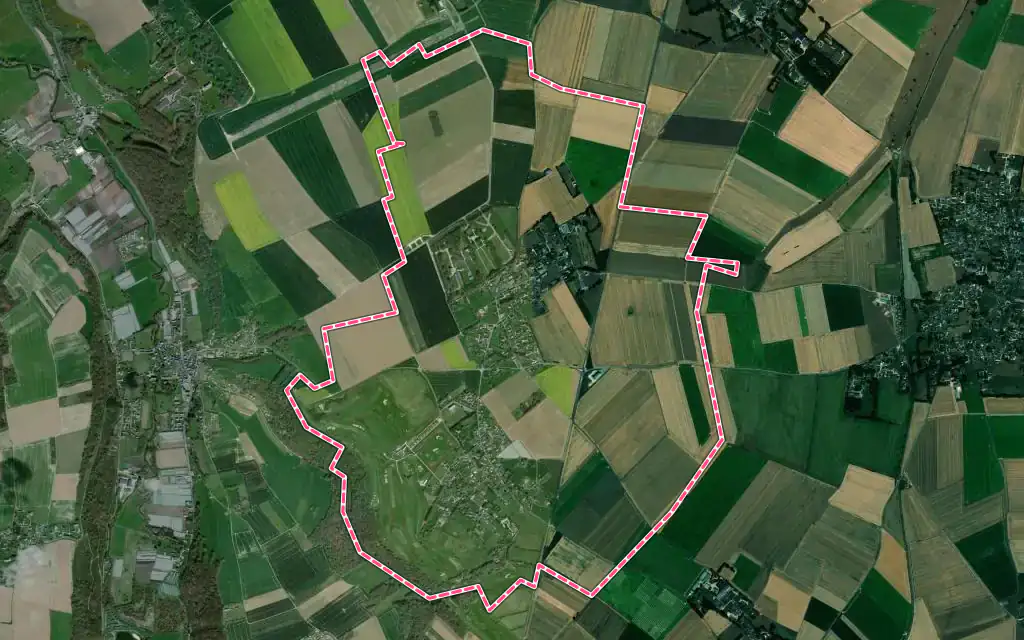 Vue satellite de Saint-Riquier-ès-Plains avec ses contours administratifs