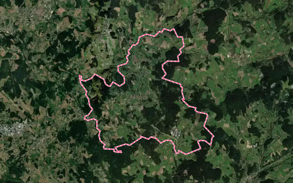 Vue satellite de Saint-Romain-Lachalm avec ses contours administratifs