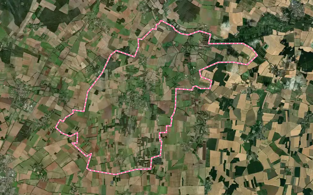 Vue satellite de Saint-Saturnin-du-Bois avec ses contours administratifs
