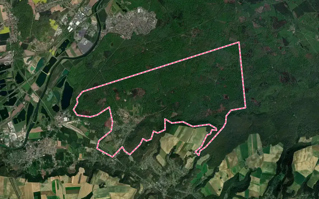 Vue satellite de Saint-Sauveur avec ses contours administratifs