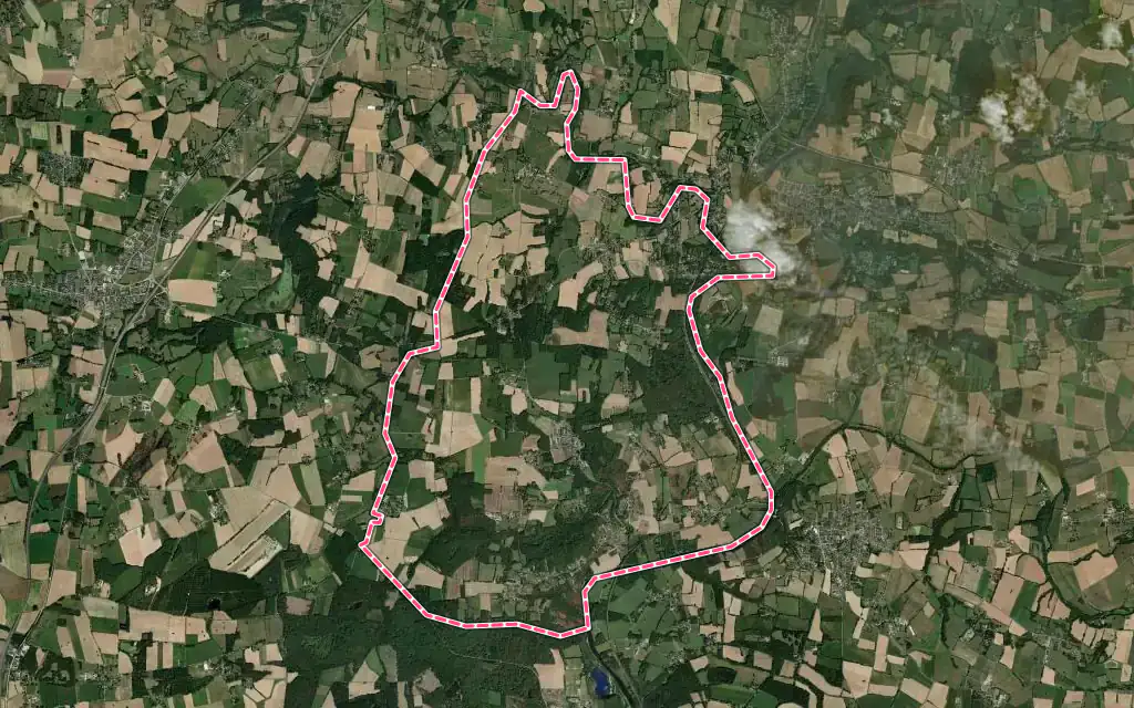 Vue satellite de Saint-Senoux avec ses contours administratifs
