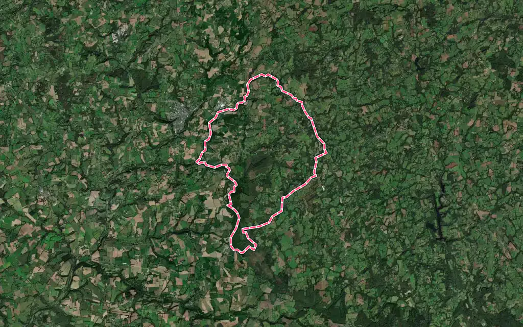 Vue satellite de Saint-Servais avec ses contours administratifs