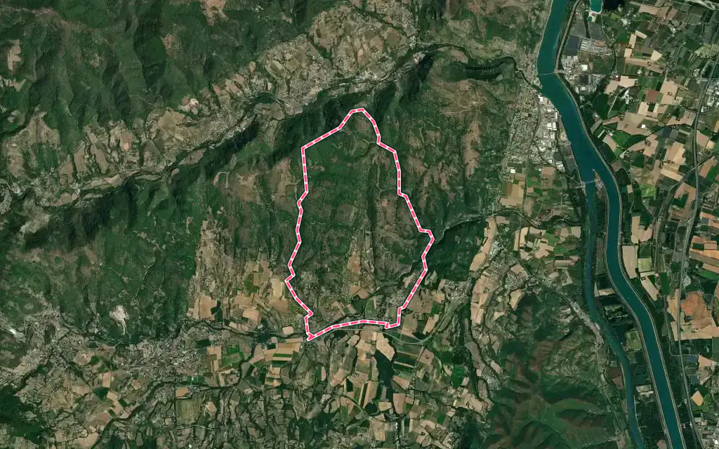 Vue satellite de Saint-Symphorien-sous-Chomérac avec ses contours administratifs