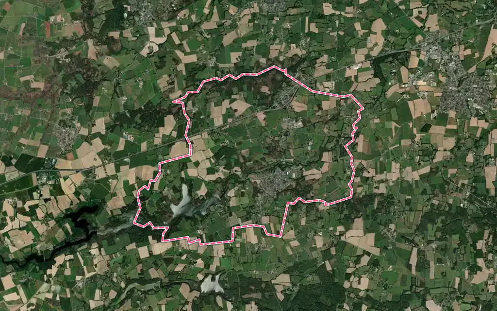 Vue satellite de Saint-Thurial avec ses contours administratifs