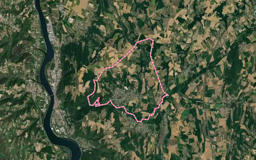 Vue satellite de Saint-Uze avec ses contours administratifs