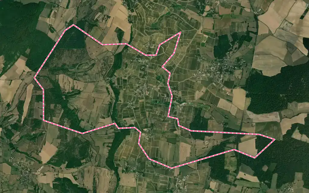 Vue satellite de Saint-Vallerin avec ses contours administratifs