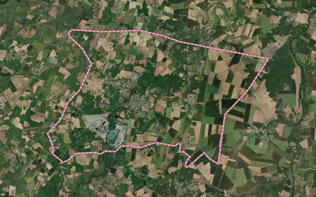 Vue satellite de Saint-Varent avec ses contours administratifs