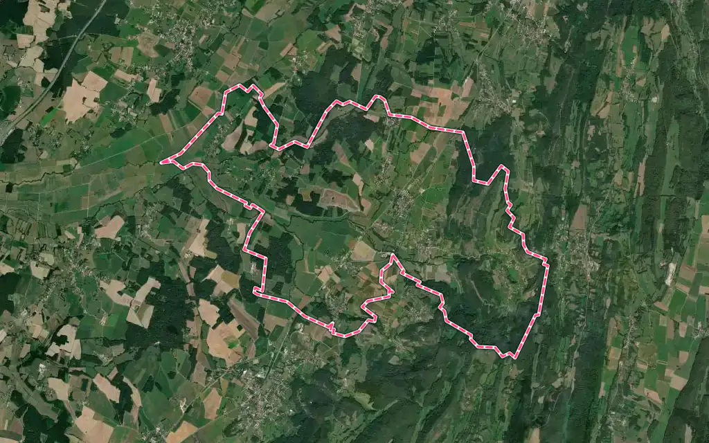 Vue satellite de Sainte-Agnès avec ses contours administratifs