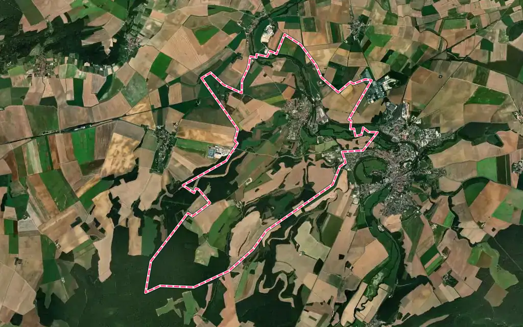 Vue satellite de Sainte-Colombe-sur-Seine avec ses contours administratifs
