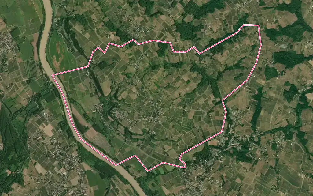 Vue satellite de Sainte-Croix-du-Mont avec ses contours administratifs