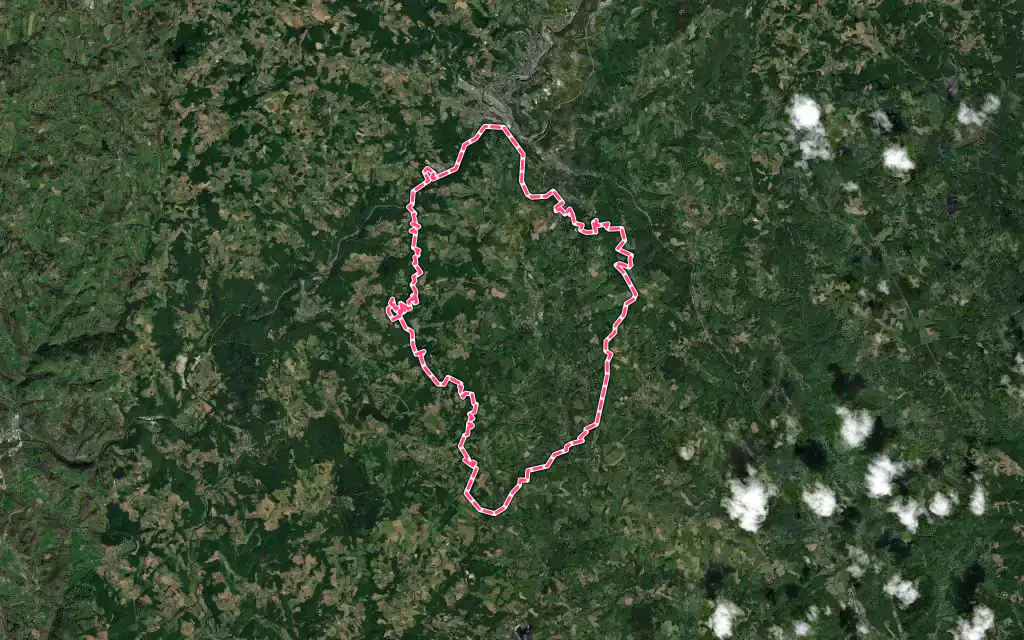 Vue satellite de Sainte-Fortunade avec ses contours administratifs