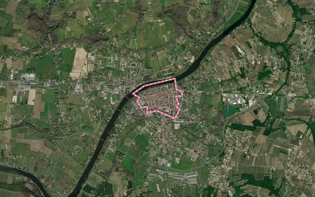 Vue satellite de Sainte-Foy-la-Grande avec ses contours administratifs