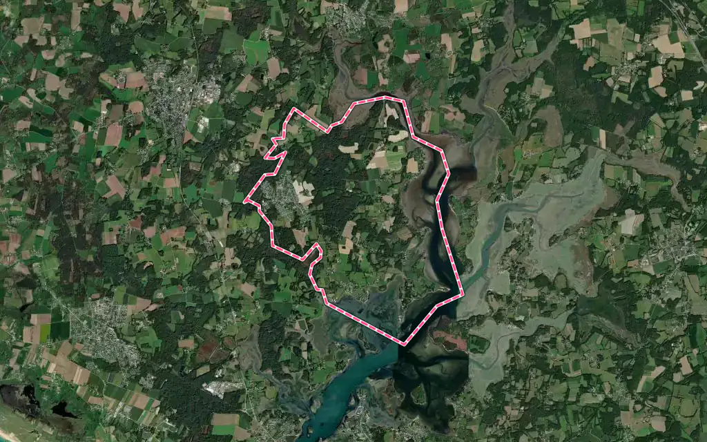 Vue satellite de Sainte-Hélène avec ses contours administratifs