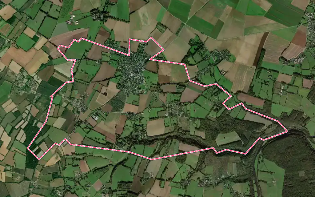 Vue satellite de Sainte-Honorine-du-Fay avec ses contours administratifs