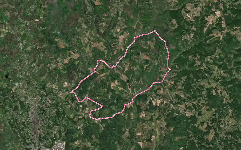 Vue satellite de Sainte-Nathalène avec ses contours administratifs