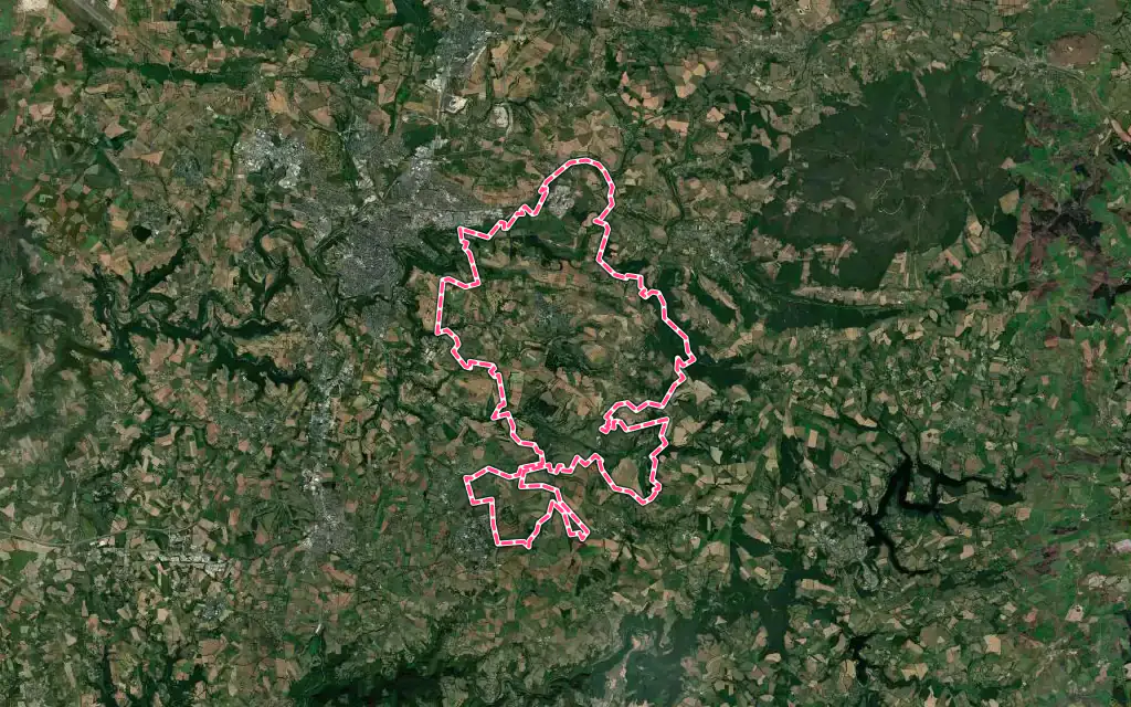 Vue satellite de Sainte-Radegonde avec ses contours administratifs