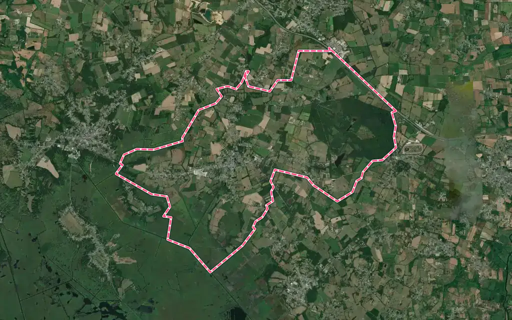 Vue satellite de Sainte-Reine-de-Bretagne avec ses contours administratifs