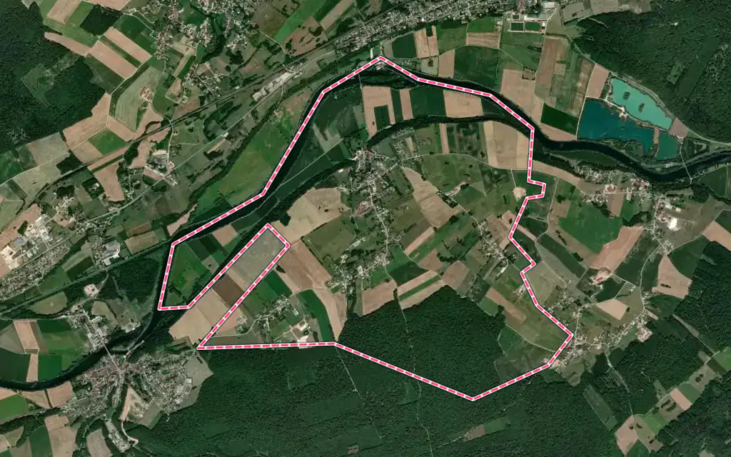 Vue satellite de Salans avec ses contours administratifs