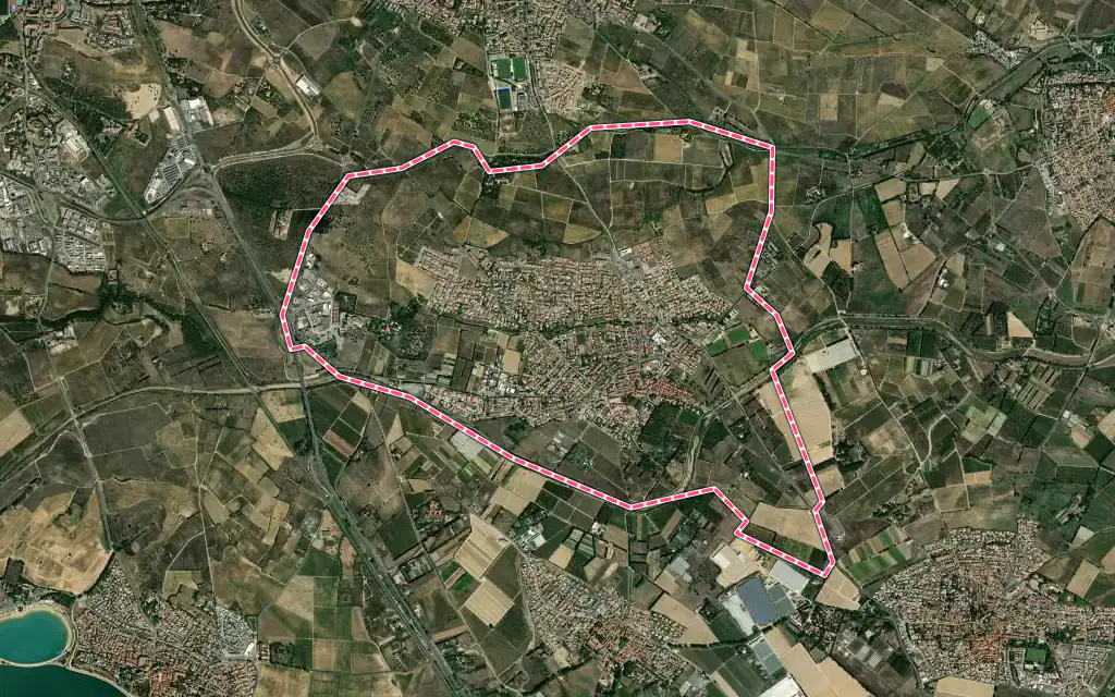 Vue satellite de Saleilles avec ses contours administratifs