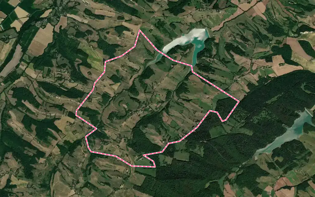 Vue satellite de Salerm avec ses contours administratifs