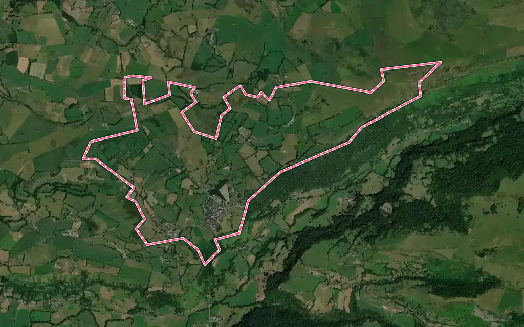 Vue satellite de Salers avec ses contours administratifs