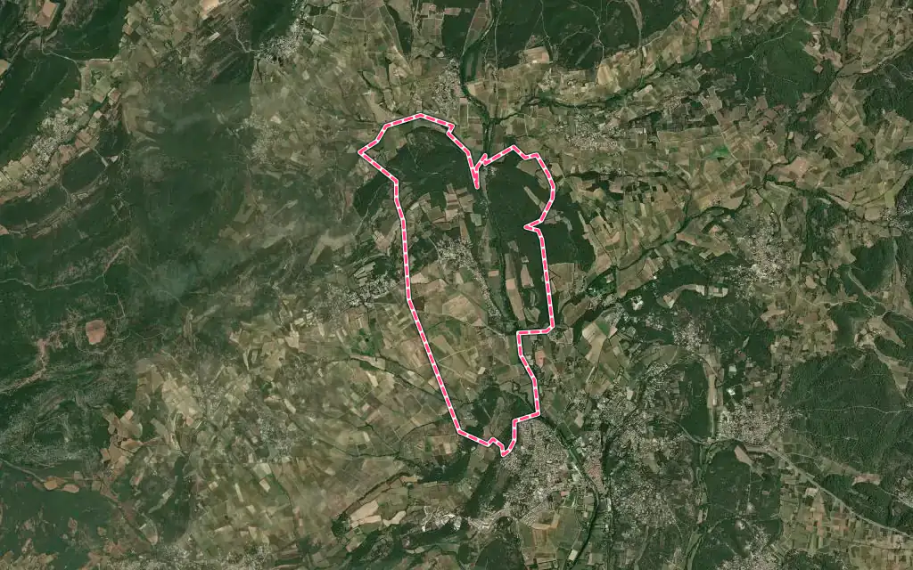Vue satellite de Salinelles avec ses contours administratifs